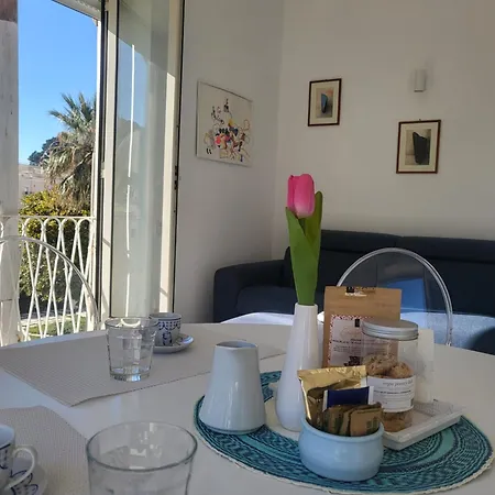 Regina Di - Casa Sole Capri